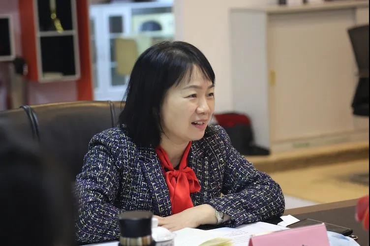广州荔湾区委常委、副区长卢绮文莅临协会考察指导